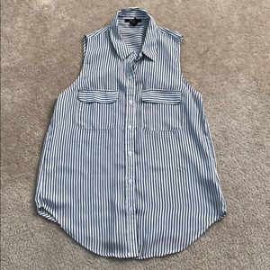 Forever 21 Women’s Stripped Sleevless Button Down